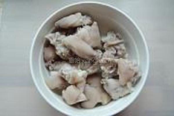 当归猪蹄汤的做法图解2