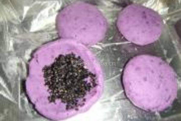 紫薯瓜仁饼的做法图解6