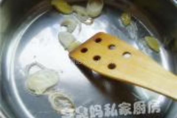 西芹炒菱角的做法图解5