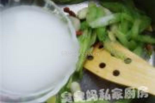 西芹炒菱角的做法图解7