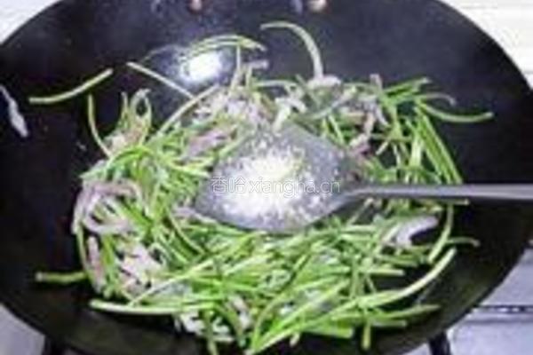 芦蒿炒咸肉的做法图解5