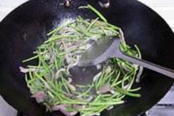 芦蒿炒咸肉的做法图解6