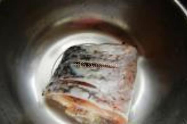 花生咸青鱼煲的做法图解1