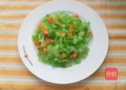 藕丁小炒的做法图解2