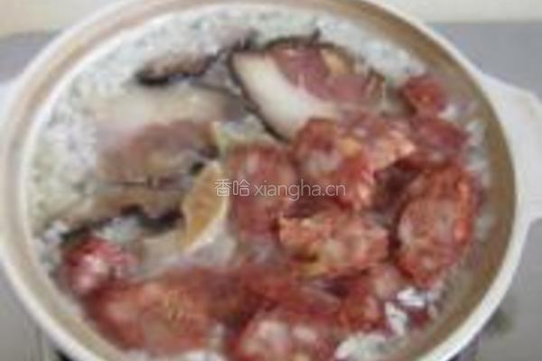 熏肉香肠煲仔饭的做法图解3