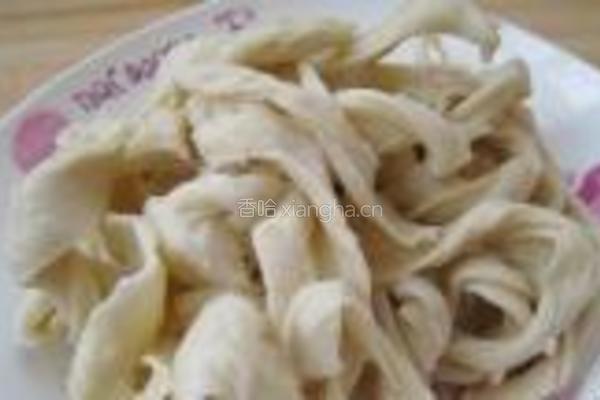 青红椒炒面筋的做法图解2