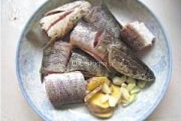 乌鱼炖豆腐的做法图解2