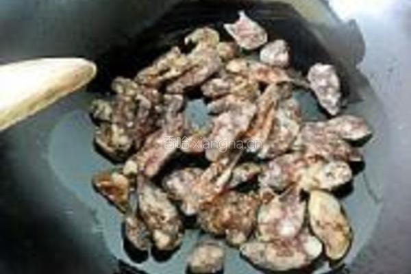 豆角炒香肠的做法图解4