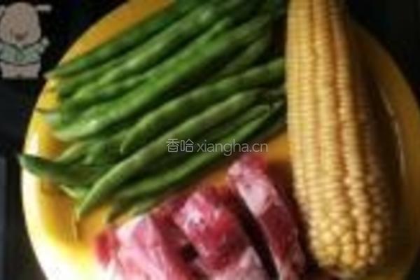 排骨豆角炖玉米的做法图解1