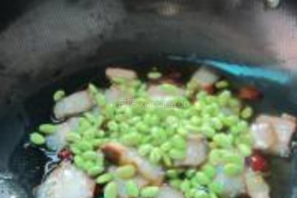 鲜黄豆炒腊肉的做法图解5