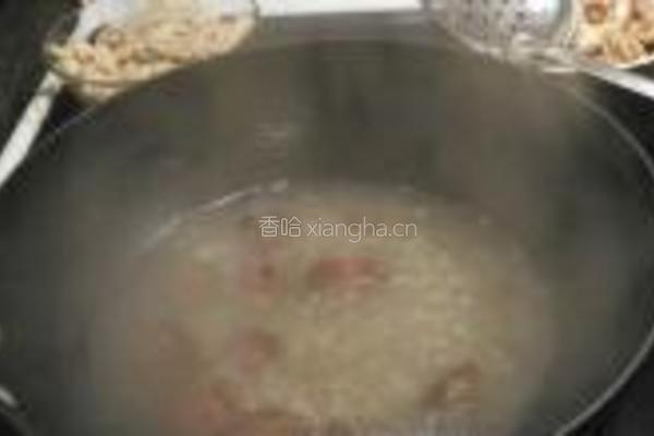 双菇炒鸡片的做法图解4