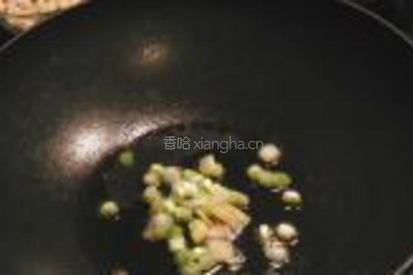 双菇炒鸡片的做法图解5