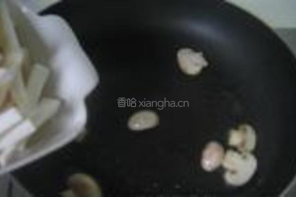 茭白炒口蘑的做法图解3