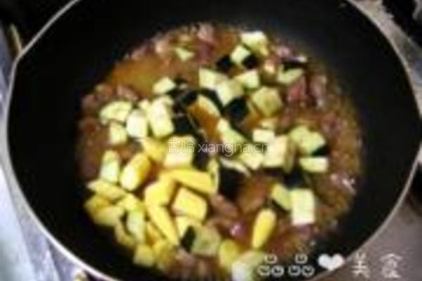 蒜香鸡胗炒乌冬的做法图解6