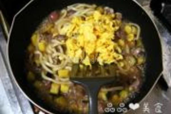 蒜香鸡胗炒乌冬的做法图解8
