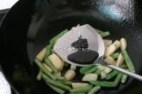 四季豆烧土豆的做法图解5