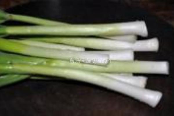 大蒜炒黑鱼片的做法图解3