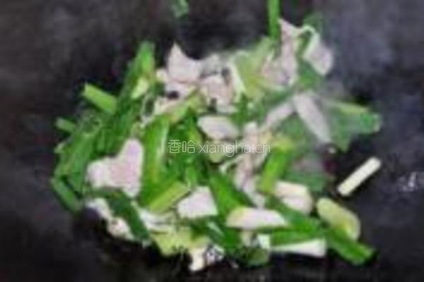 大蒜炒黑鱼片的做法图解8