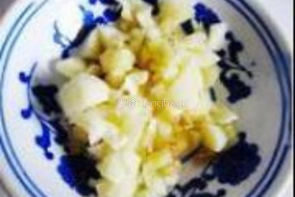 雪菜烧马鲛鱼的做法图解3