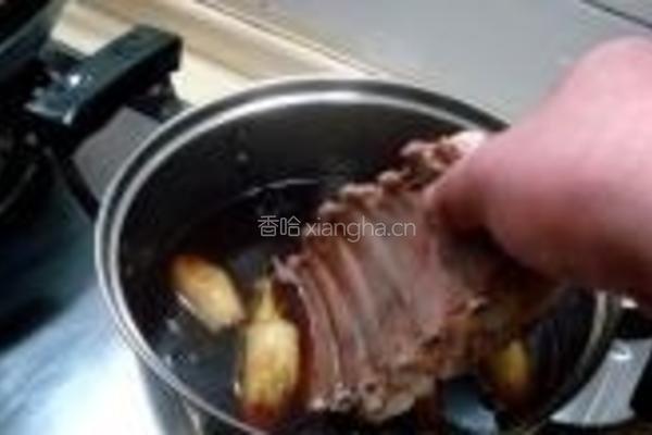 京味儿烧羊排的做法图解4