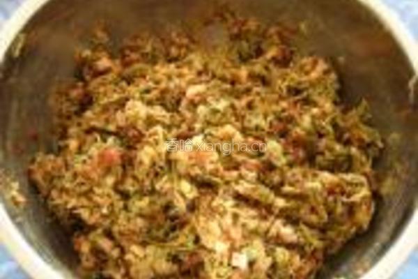 槐花猪肉水饺的做法图解5