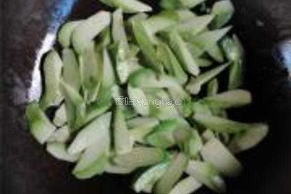 嫩倭瓜烧豆丹的做法图解6