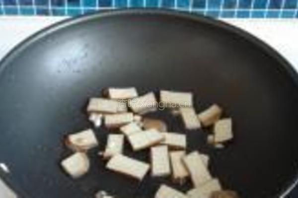 黄瓜豆干炒八带的做法图解7