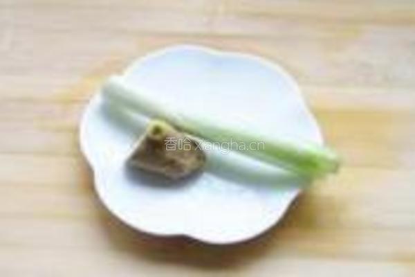 滑蒸荷叶薄荷鸡的做法图解5
