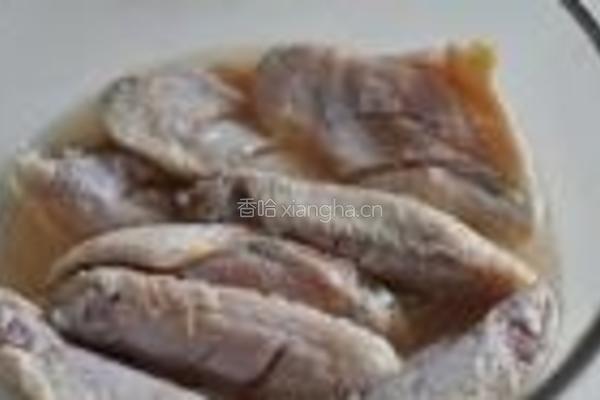 脆皮鸡翅的做法图解2