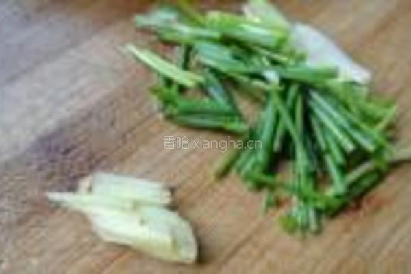 虾油草菇炒毛豆的做法图解4