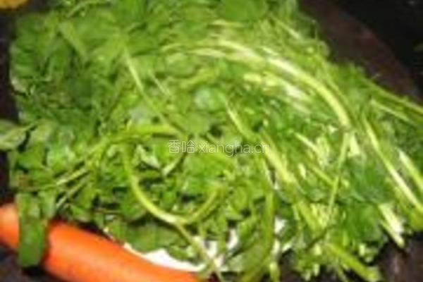 西洋菜煲猪骨汤的做法图解1