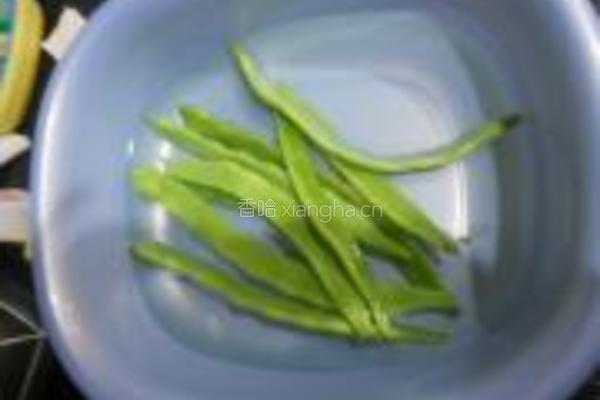 排骨炖豆角的做法图解2