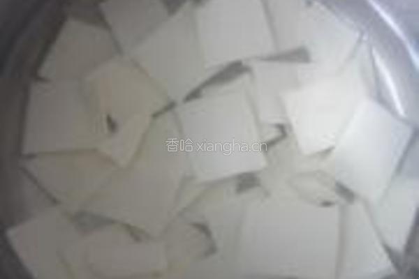 肉烩豆腐片的做法图解3