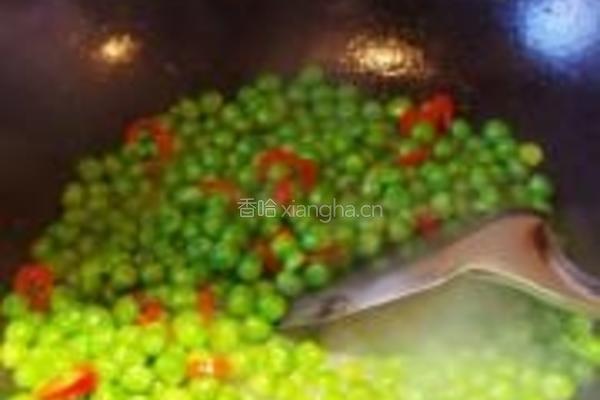 豌豆炒鸡胗的做法图解7