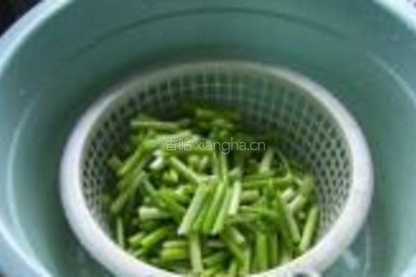 蒜苗炒鳝丝的做法图解5
