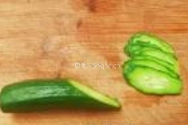 糖醋黄瓜草青鱼的做法图解3