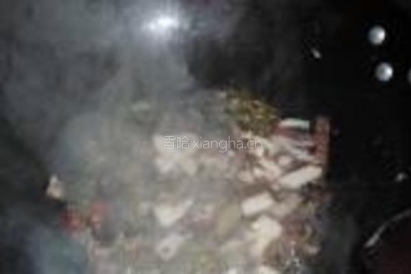 酸菜炒荸荠的做法图解5