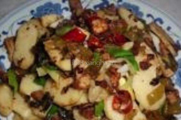 酸菜炒荸荠的做法图解7