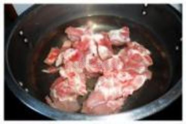 粉葛煲排骨的做法图解3