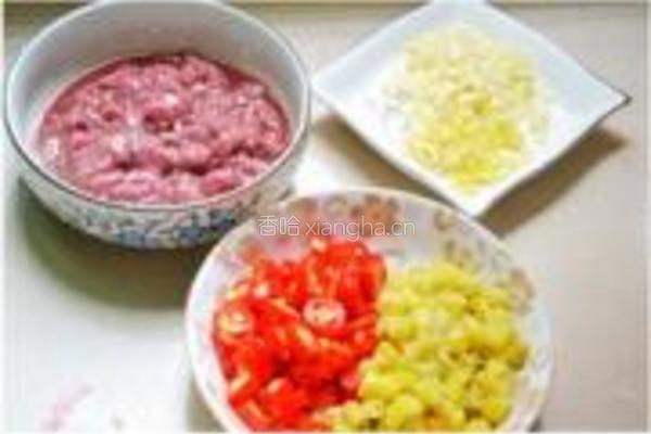 小炒黄牛肉的做法图解1