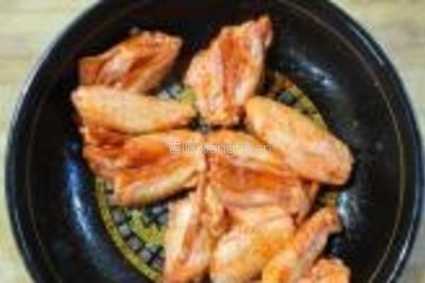 新奥尔良料烤鸡翅中的做法图解2