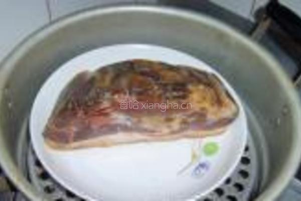 腊味火腿炒蒜薹的做法图解2