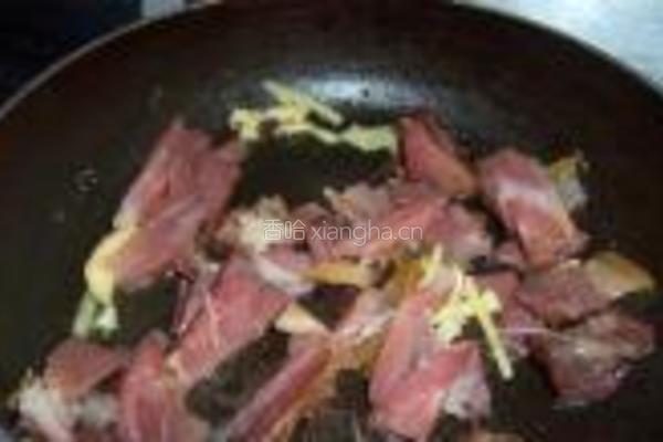 腊味火腿炒蒜薹的做法图解6