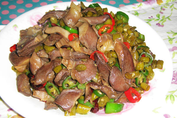 酸豆角炒鸡胗