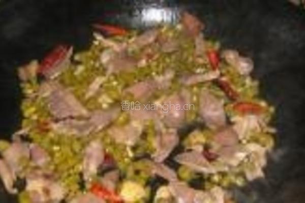 酸豆角炒鸡胗的做法图解8