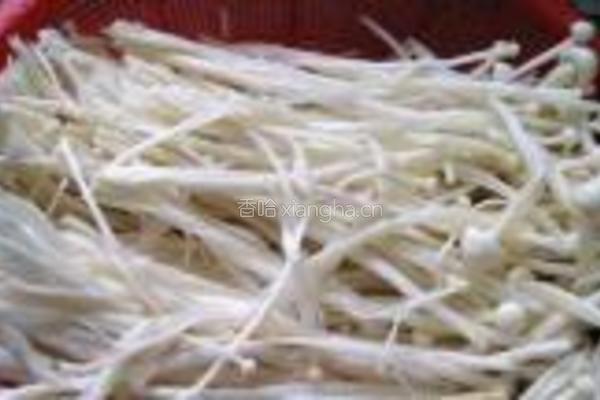 捞汁金针菇的做法图解2
