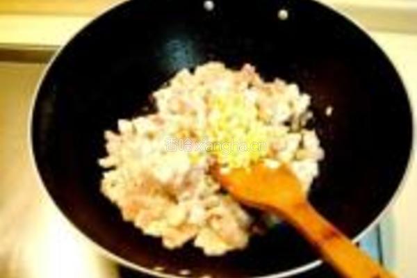 榛仁青豆炒鱼糜的做法图解12