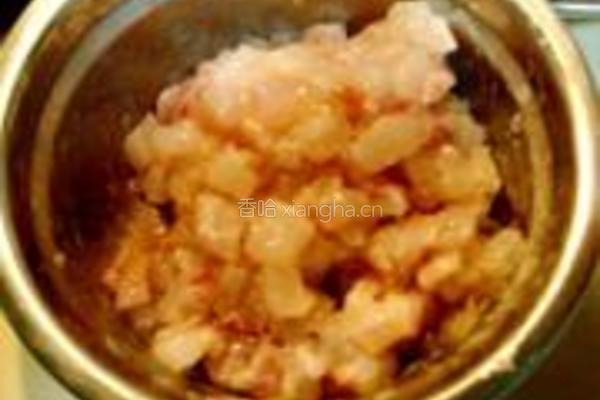 榛仁青豆炒鱼糜的做法图解3