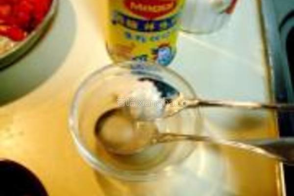 榛仁青豆炒鱼糜的做法图解5