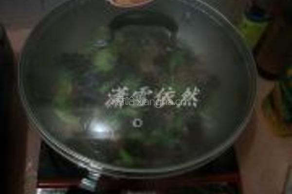 芹菜木耳炒肉的做法图解7